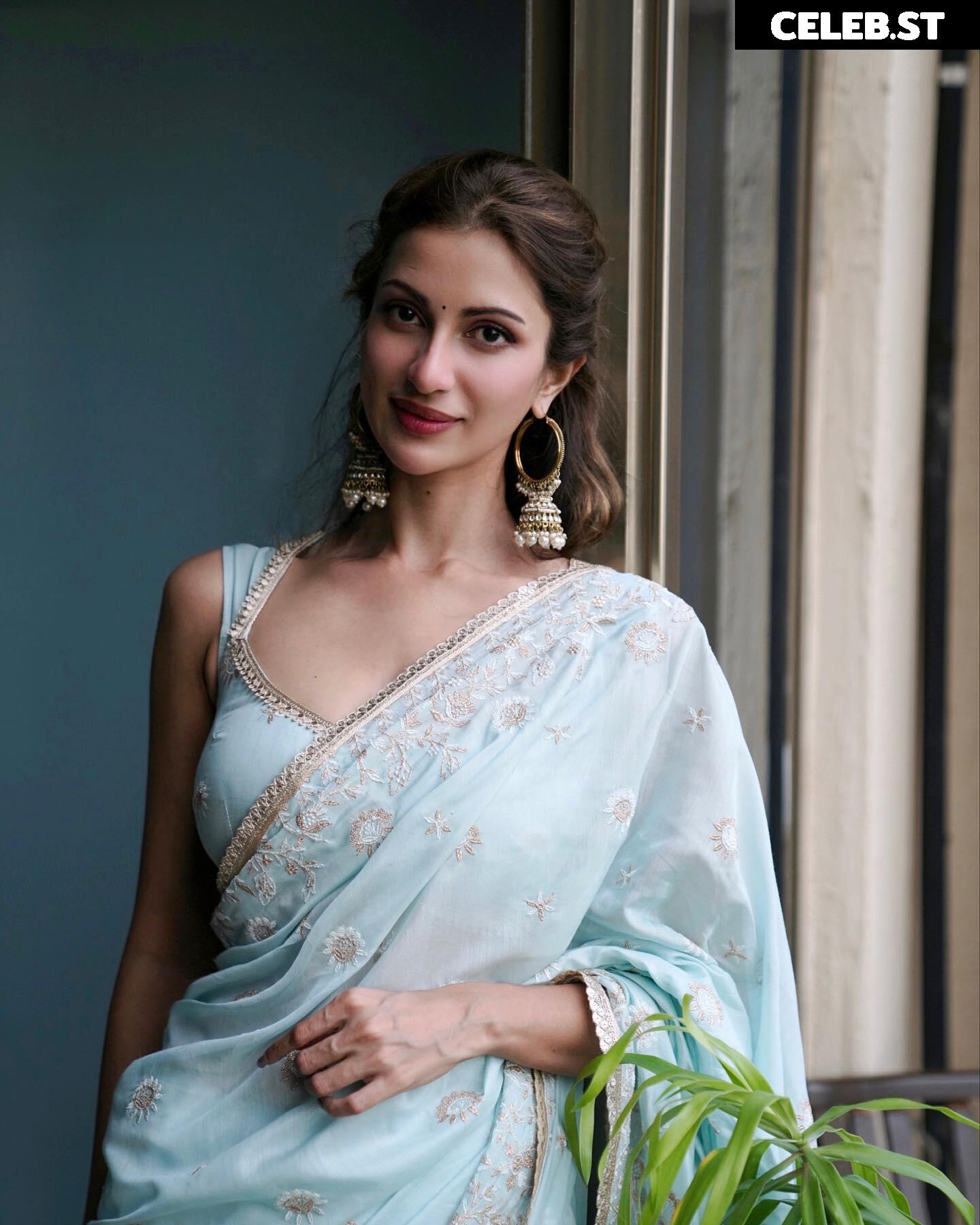 Diksha J Singh Image 4363559