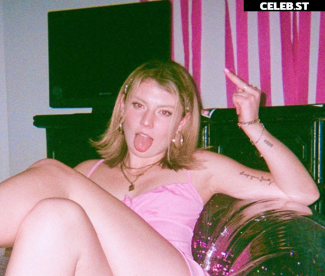 Dasha Novotny Image 4363143