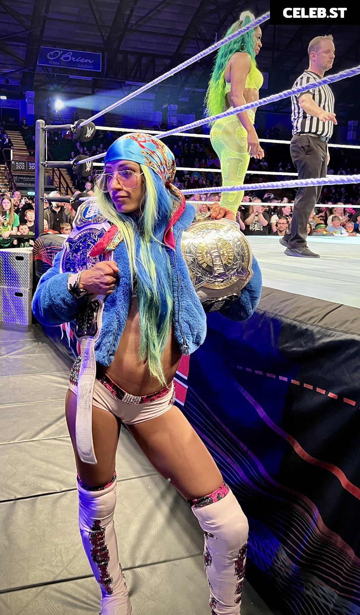 WWE Sasha Banks | Mercedes Moné Image 4363944