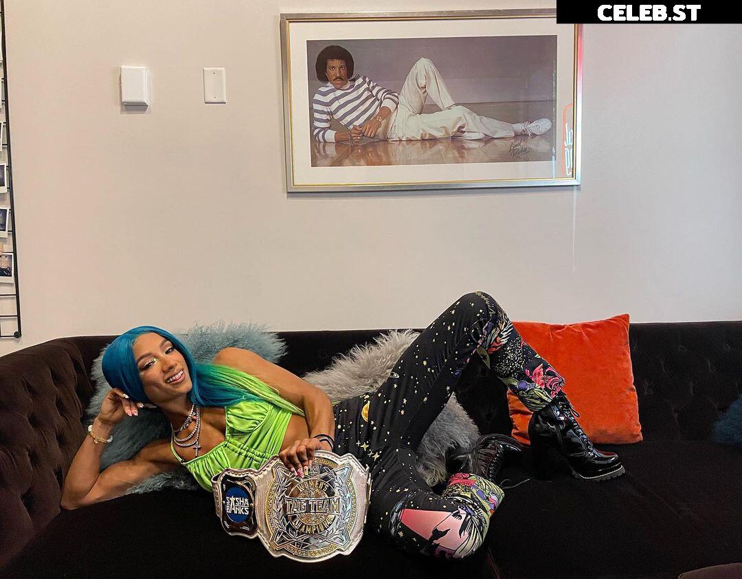 WWE Sasha Banks | Mercedes Moné Image 4363912