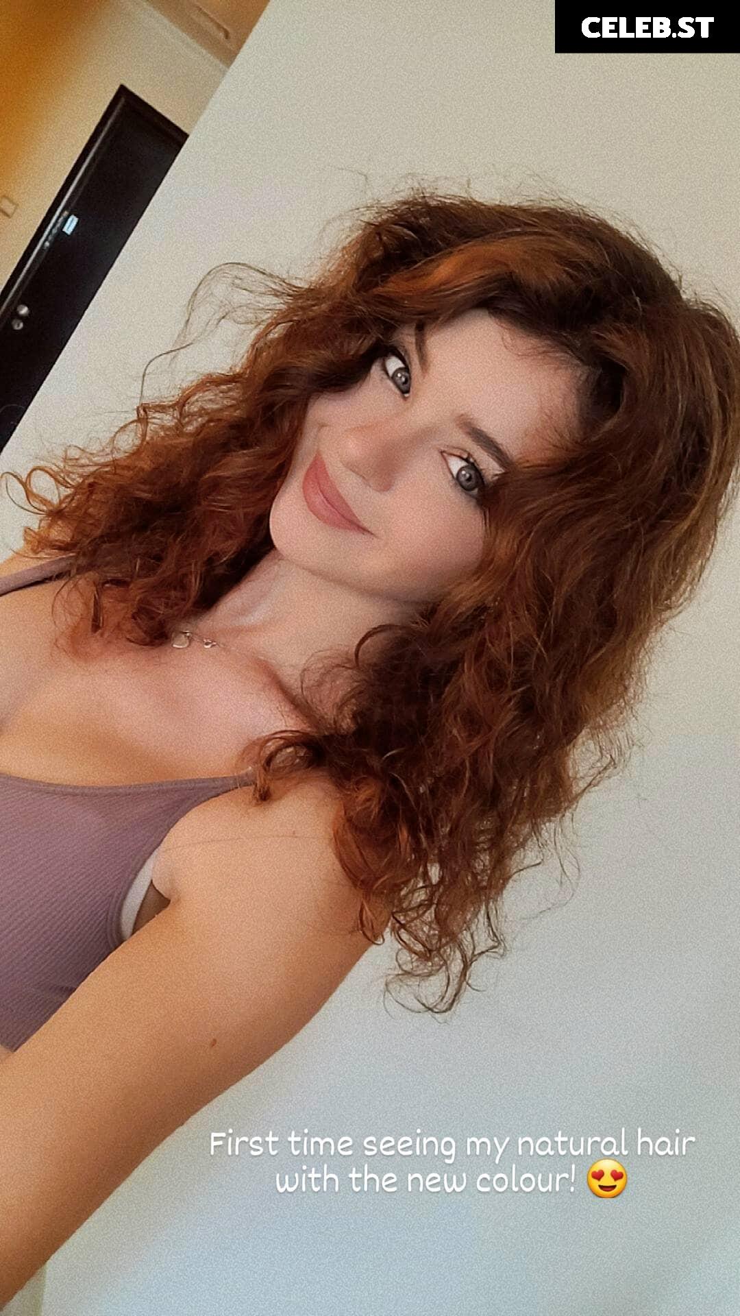 Chloe Lockley Image 4360013