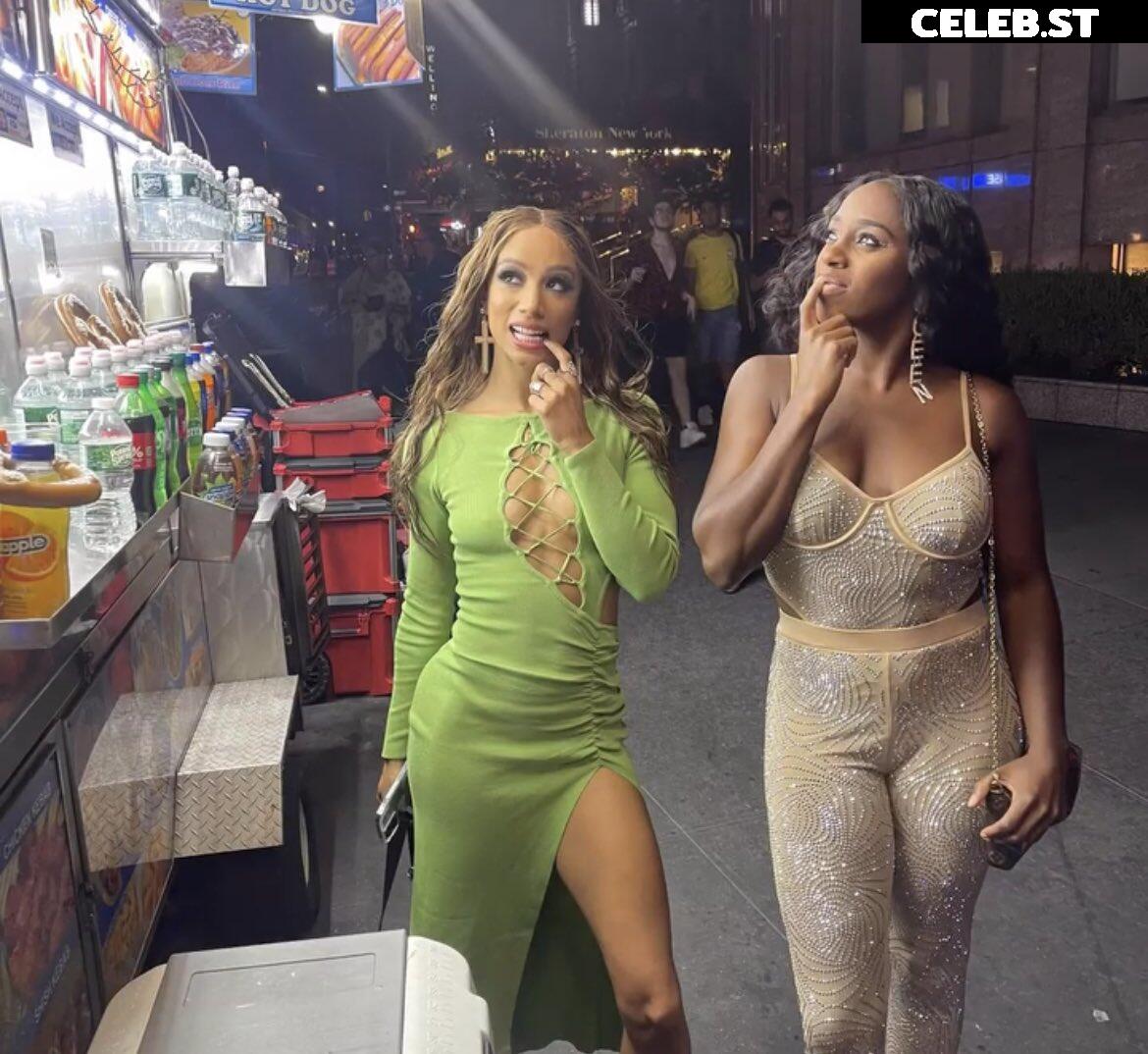 WWE Sasha Banks | Mercedes Moné Image 4369853