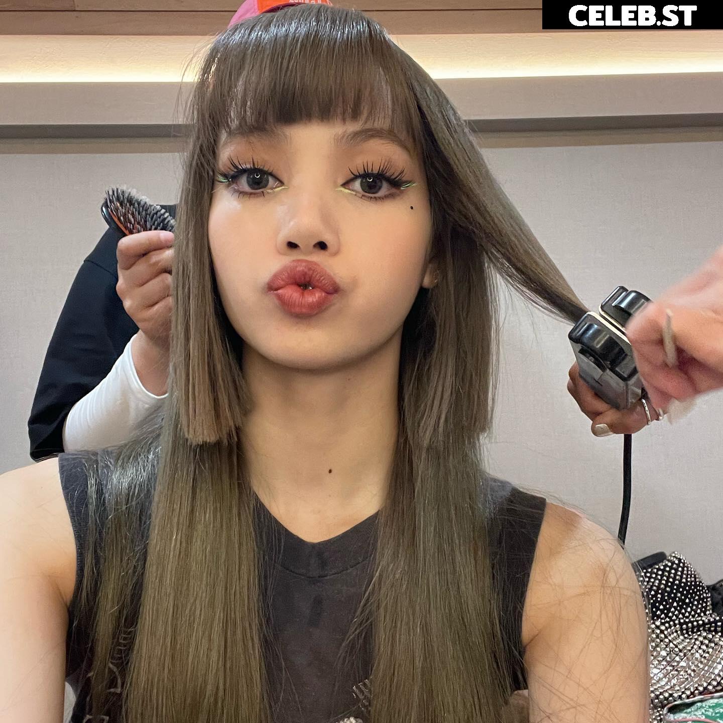 Lisa | BLΛƆKPIИK (Blackpink) Image 4369739