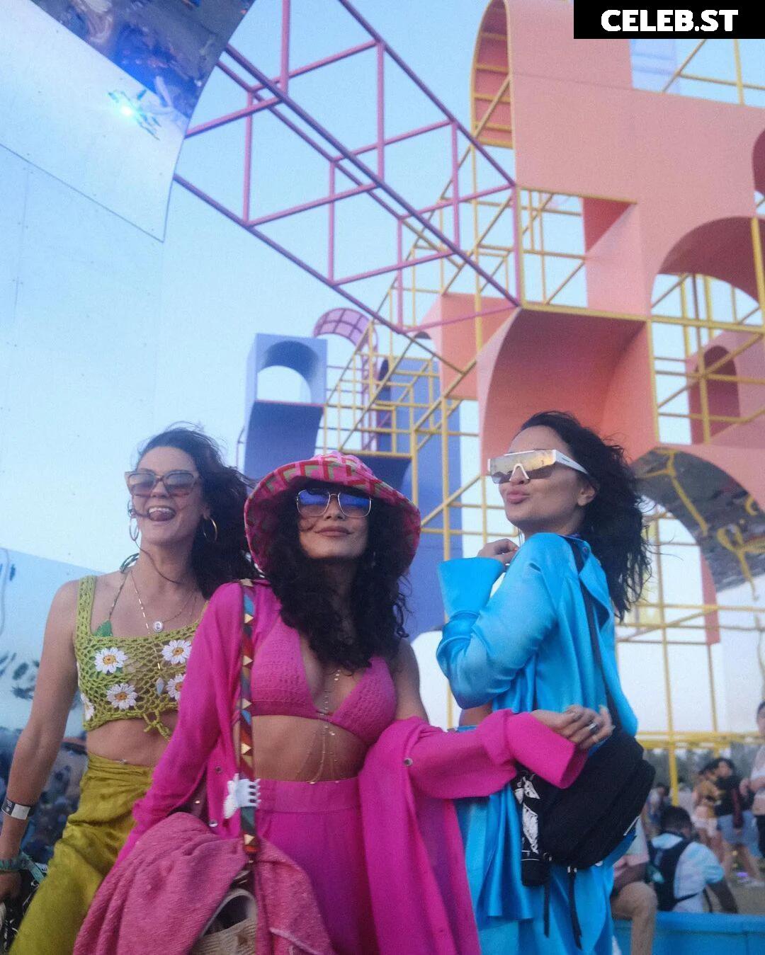 Stella Hudgens (Vanessa's Sister) Image 4368220