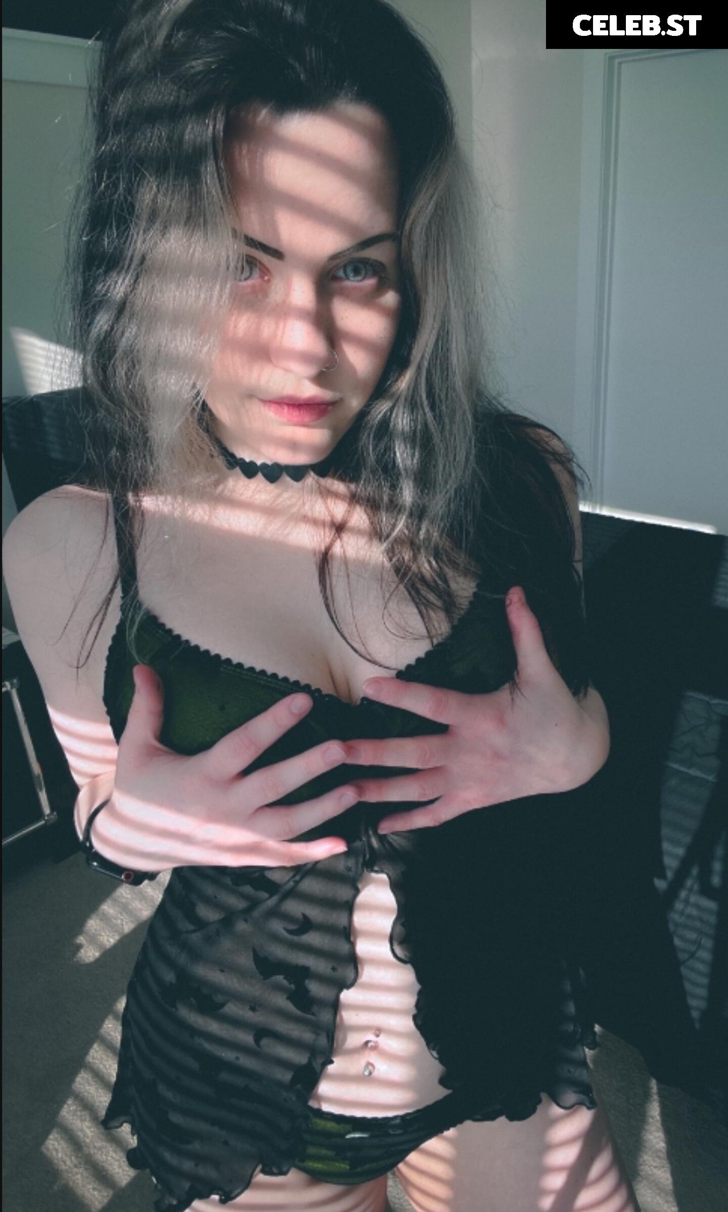 ConcealedBones Image 4354067