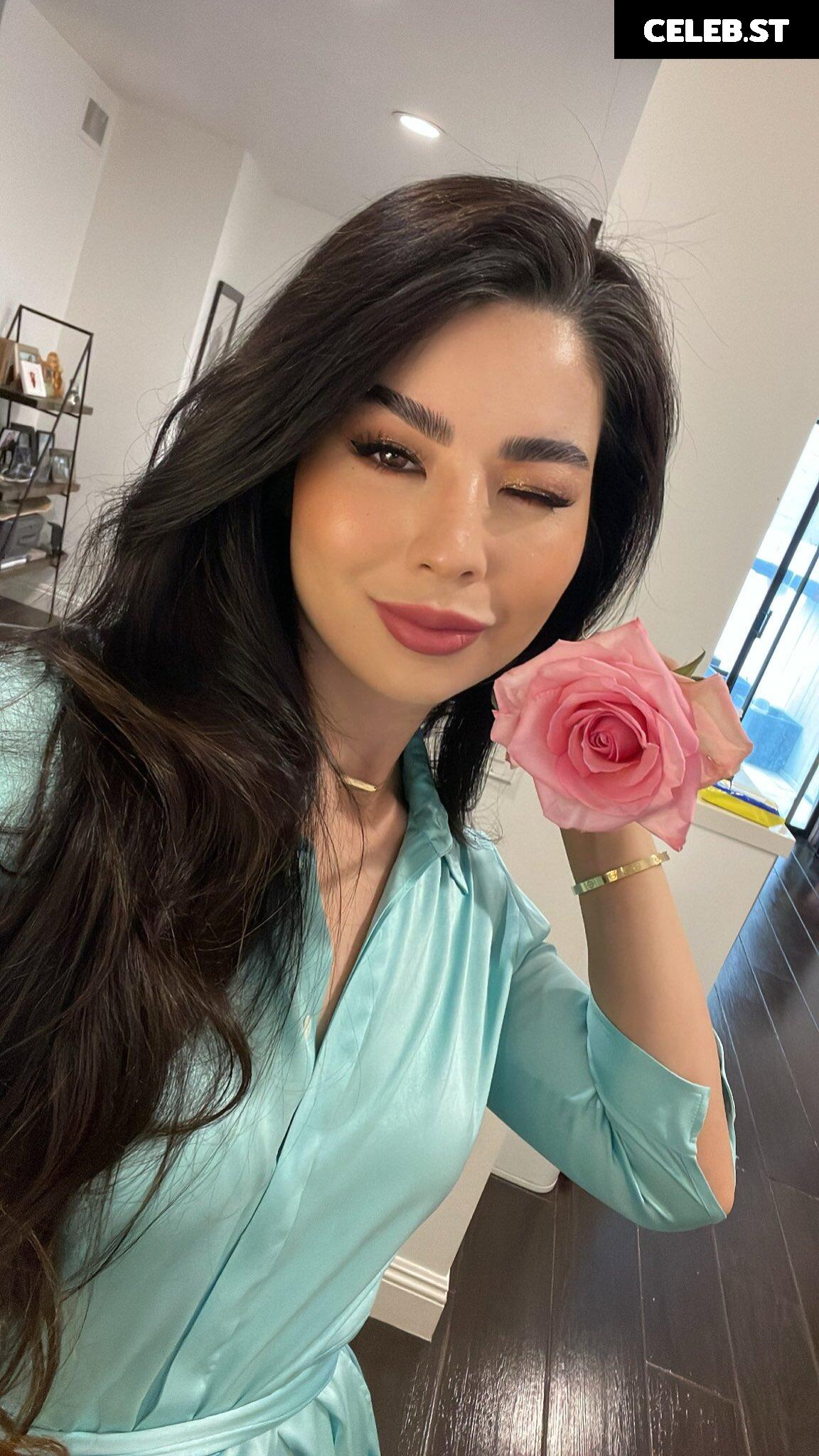 CarolineKwan Image 4352148