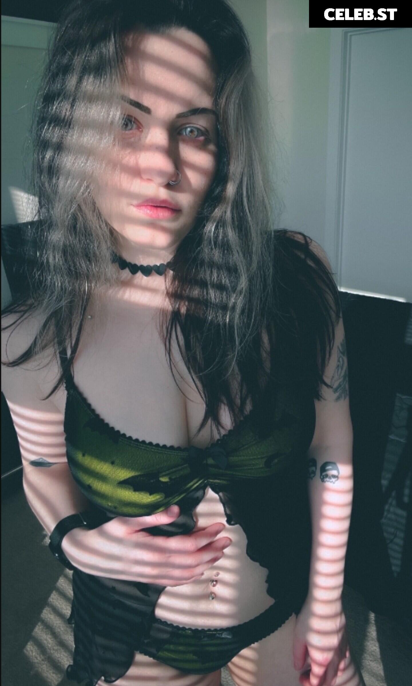 ConcealedBones Image 4353984