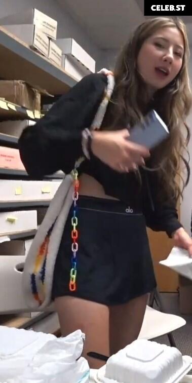 Fuslie (Leslie) Image 4346099