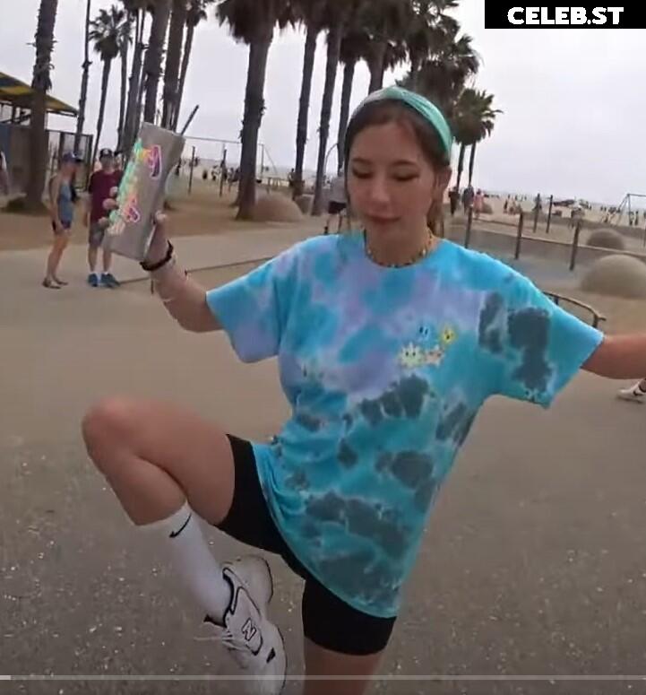 Fuslie (Leslie) Image 4344515