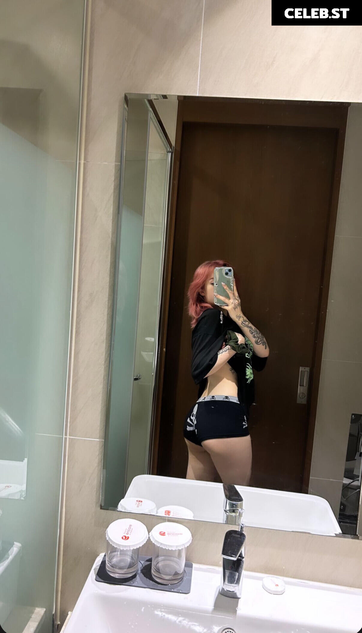 JadeyAnh | vylerria Image 4342585