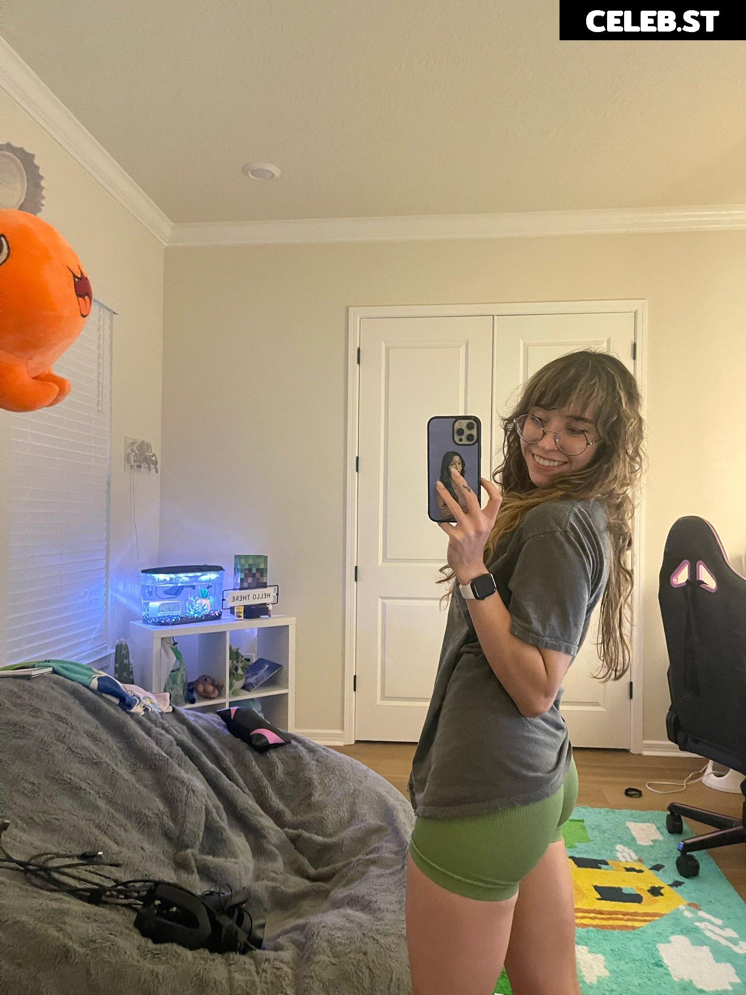 Catlyn Crespo Image 4342390