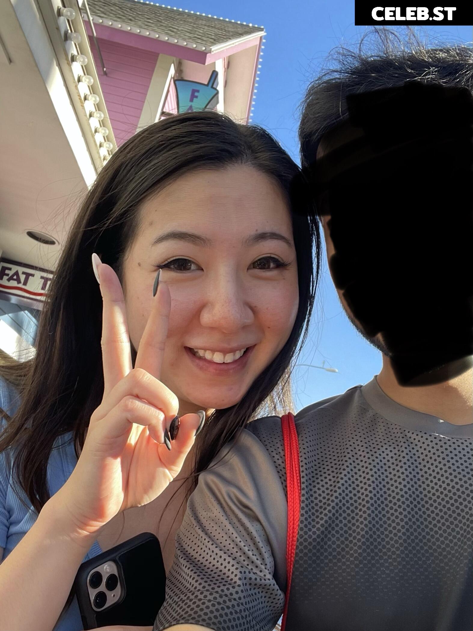 Fuslie (Leslie) Image 4349973