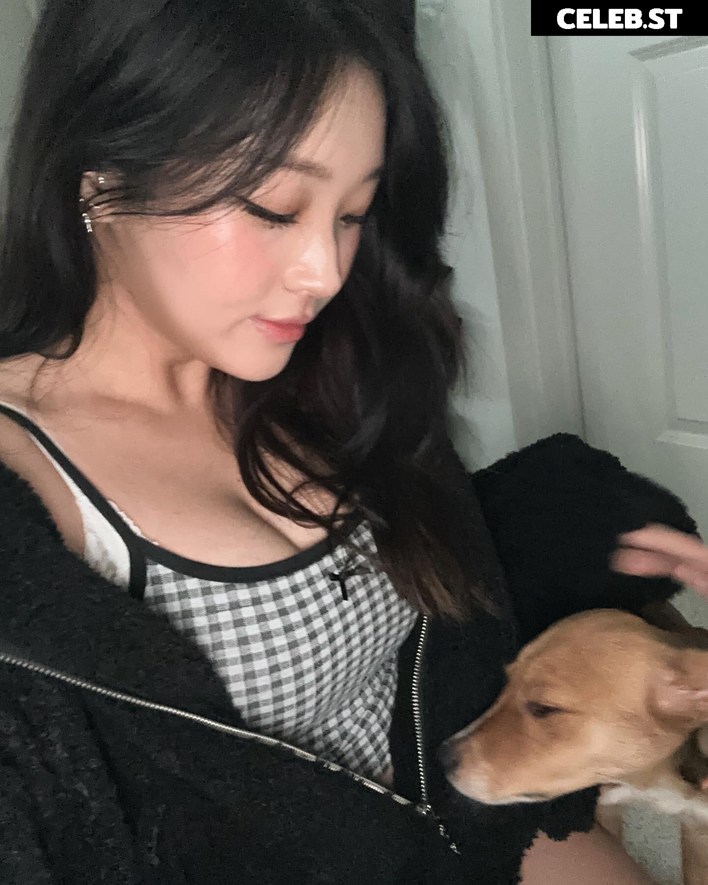 Kang Hee Yoon / Hyoon / Aikuros Image 4331325