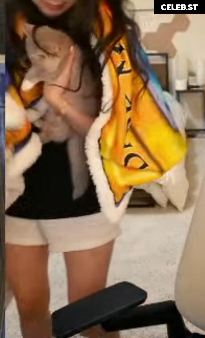 Fuslie (Leslie) Image 4333893