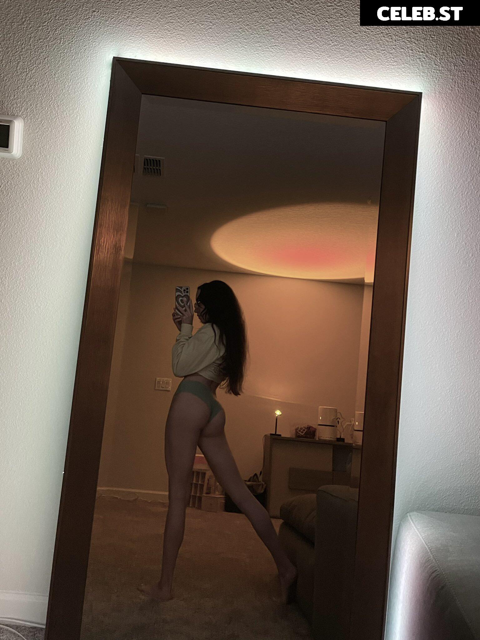 Catlyn Crespo Image 4338196