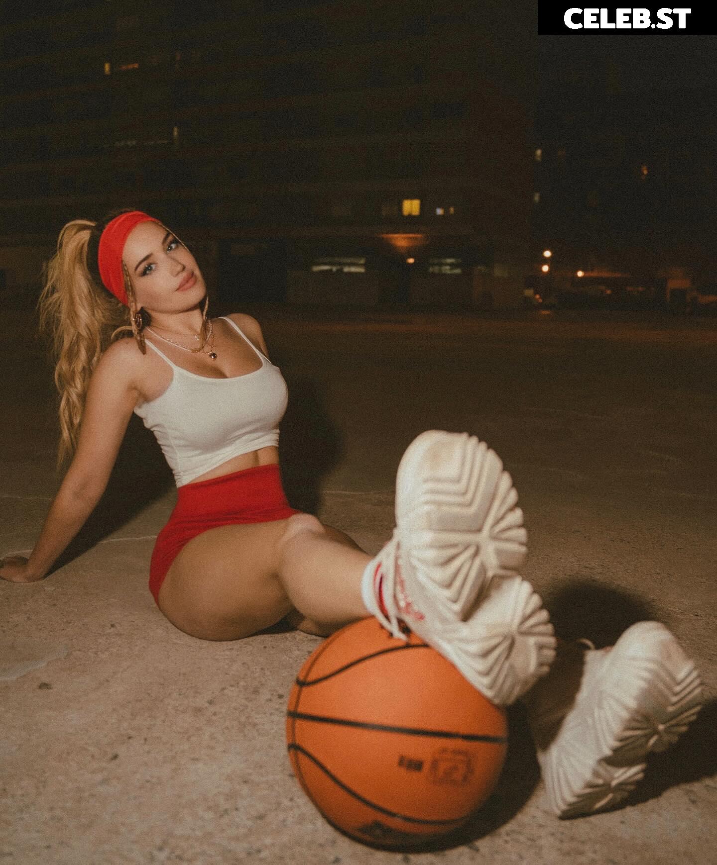 llunaclark Image 4325178