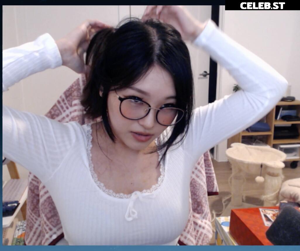 Kang Hee Yoon / Hyoon / Aikuros Image 4325399