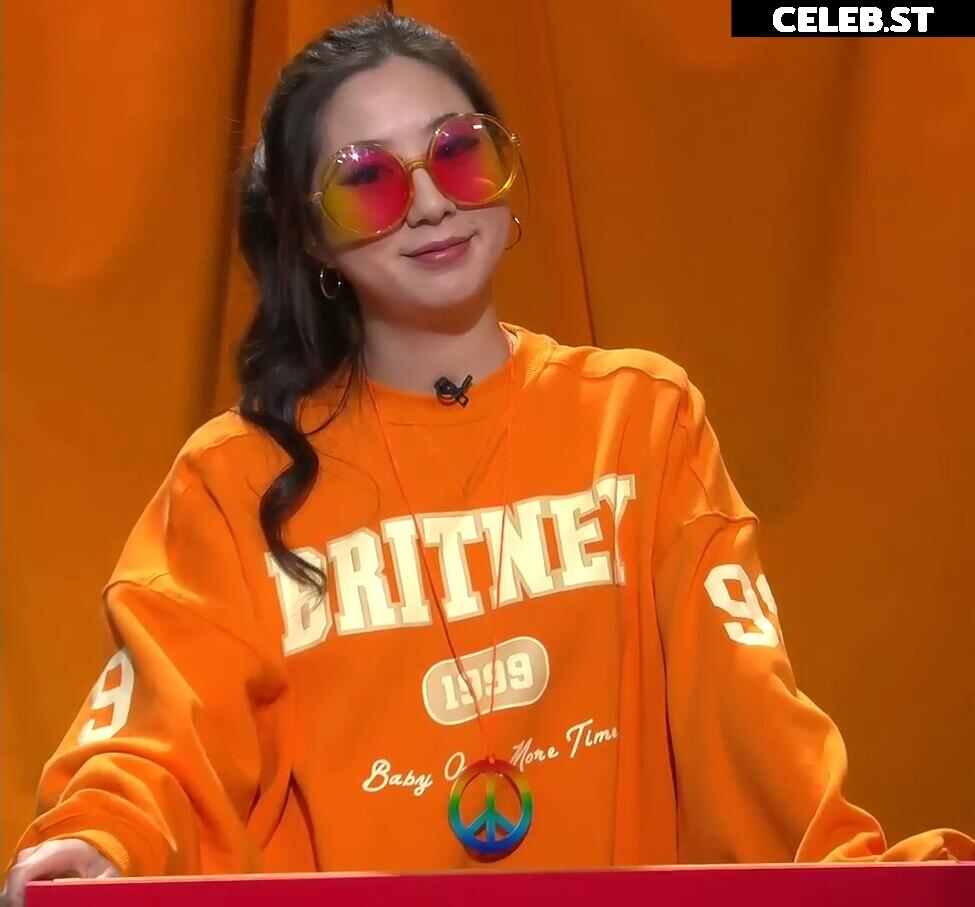 Fuslie (Leslie) Image 4325984