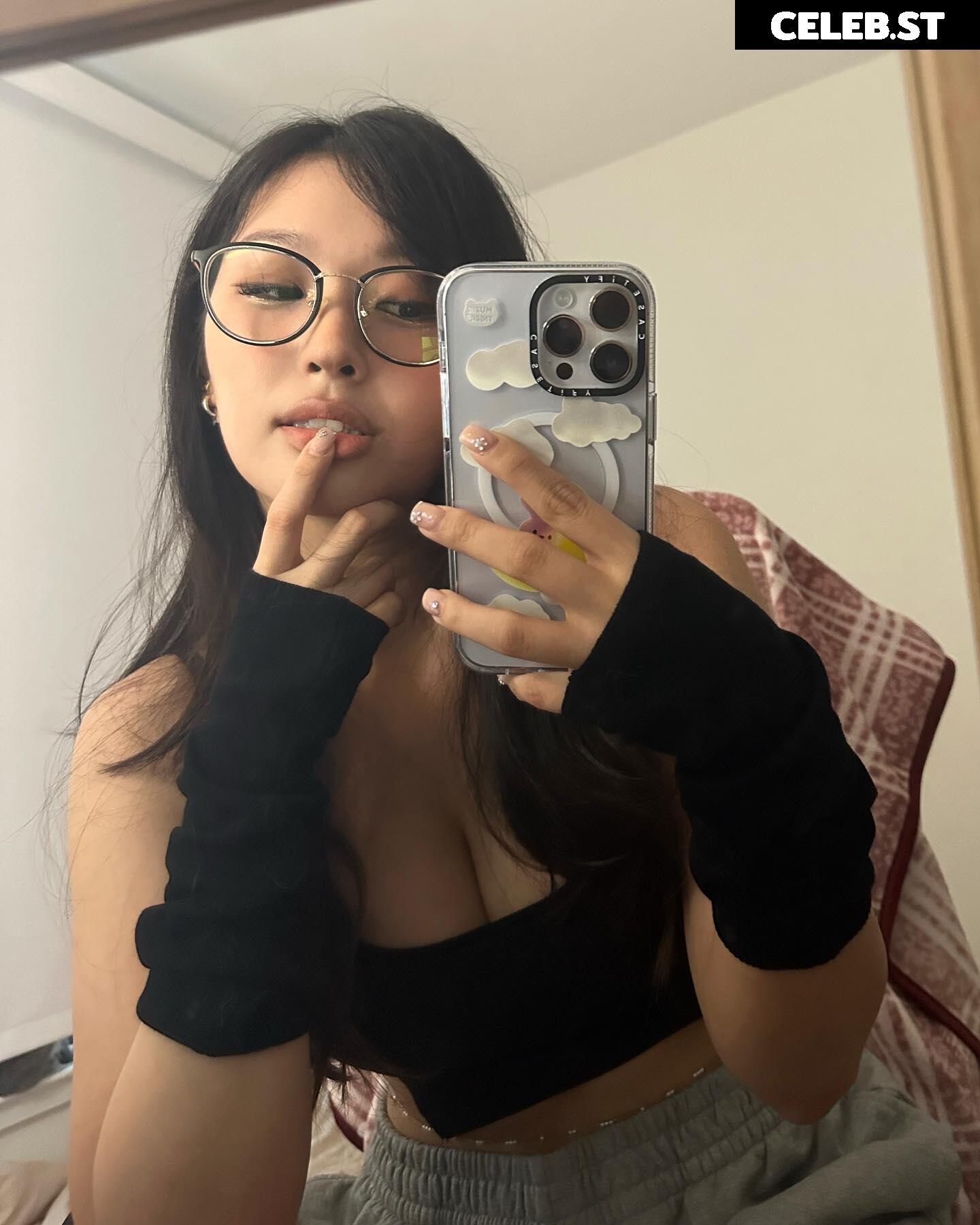 Kang Hee Yoon / Hyoon / Aikuros Image 4327644