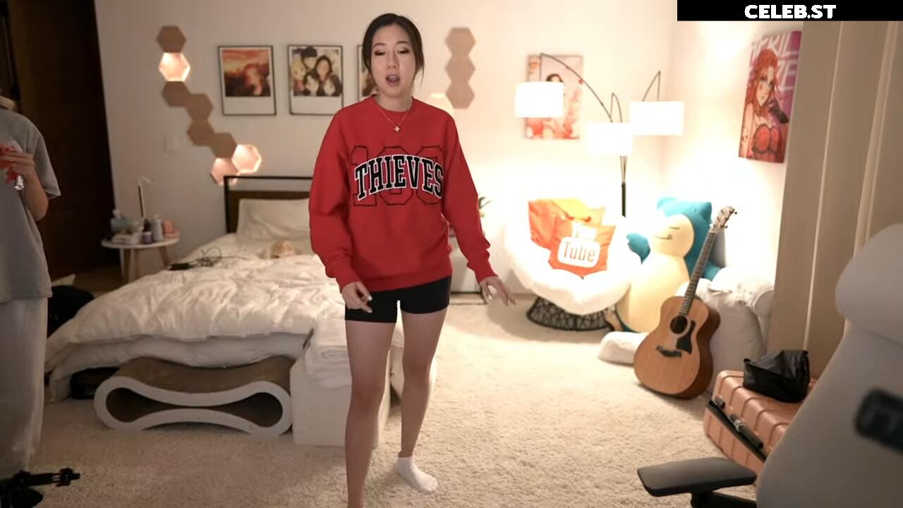 Fuslie (Leslie) Image 4324668