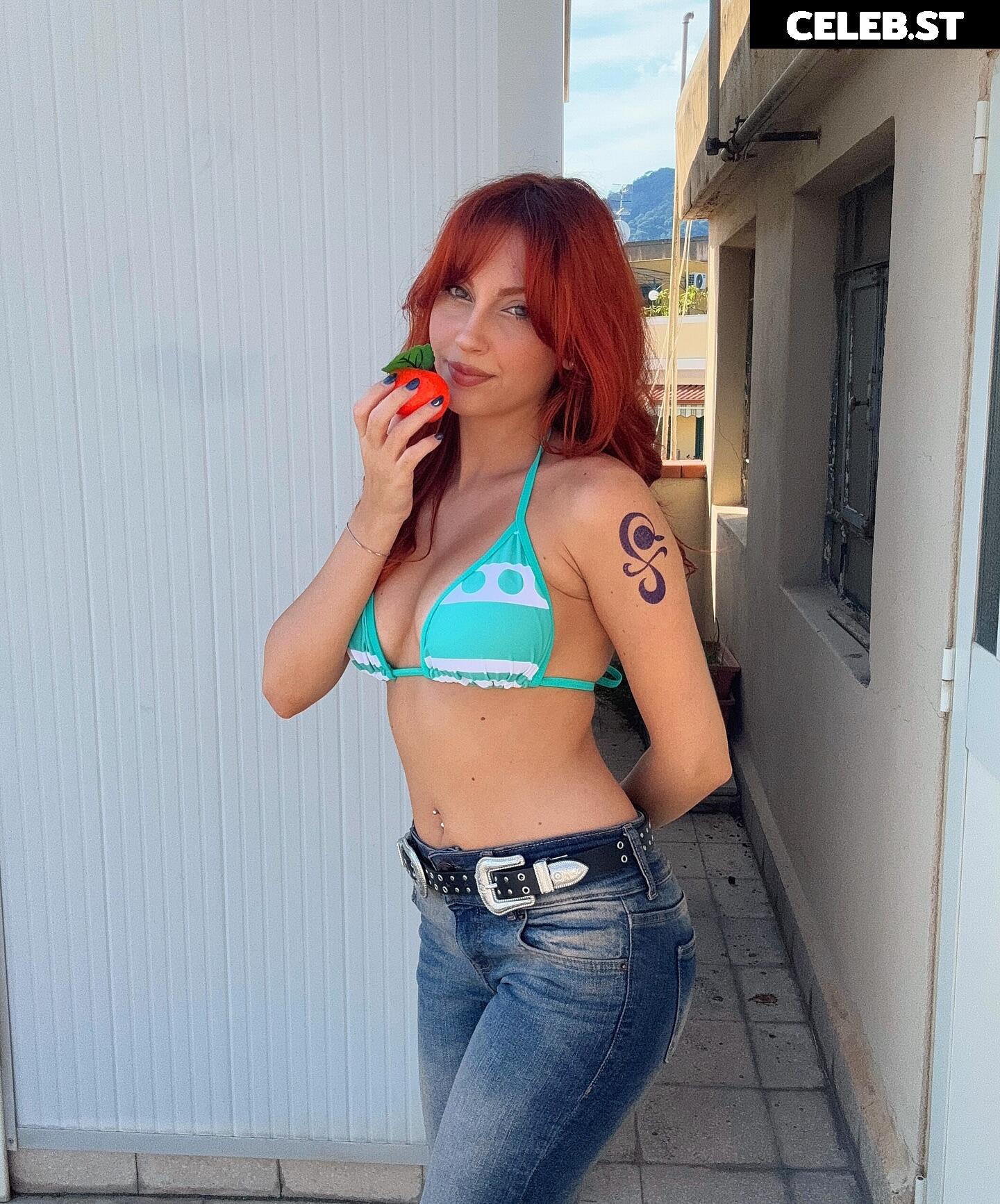 Mona Schon (Italian Streamer) Image 4324391