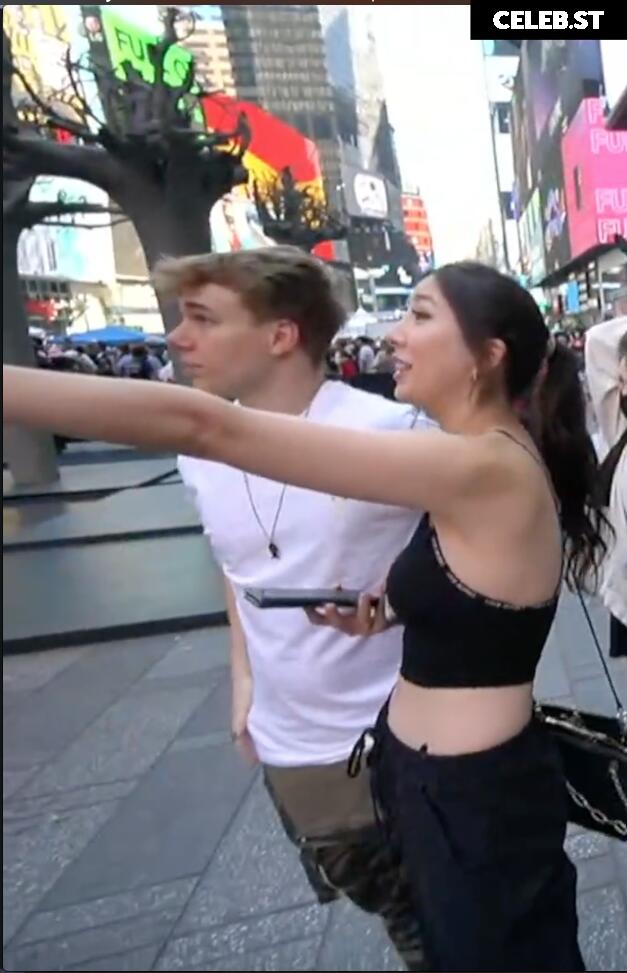 Fuslie (Leslie) Image 4323689