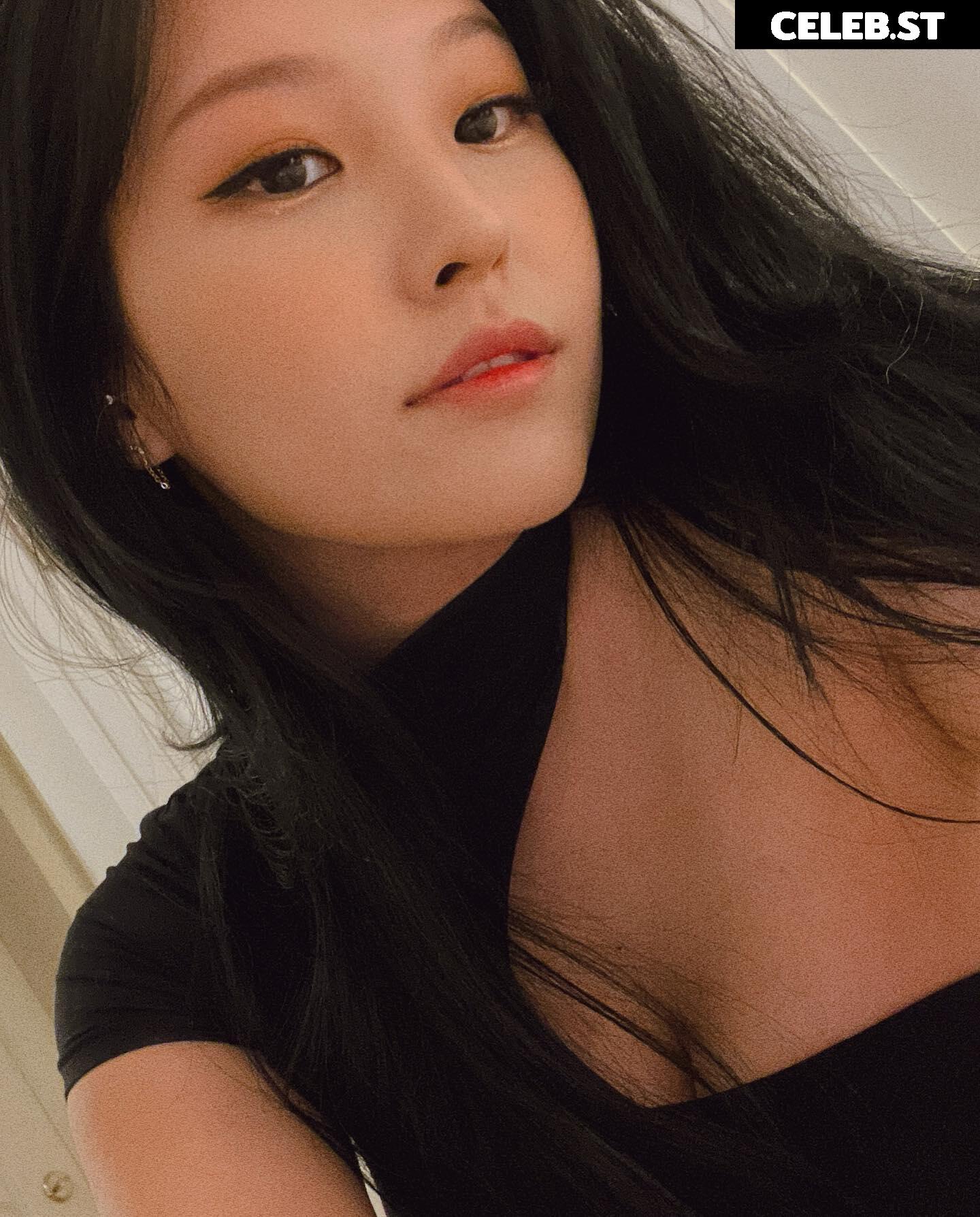 Kang Hee Yoon / Hyoon / Aikuros Image 4316339