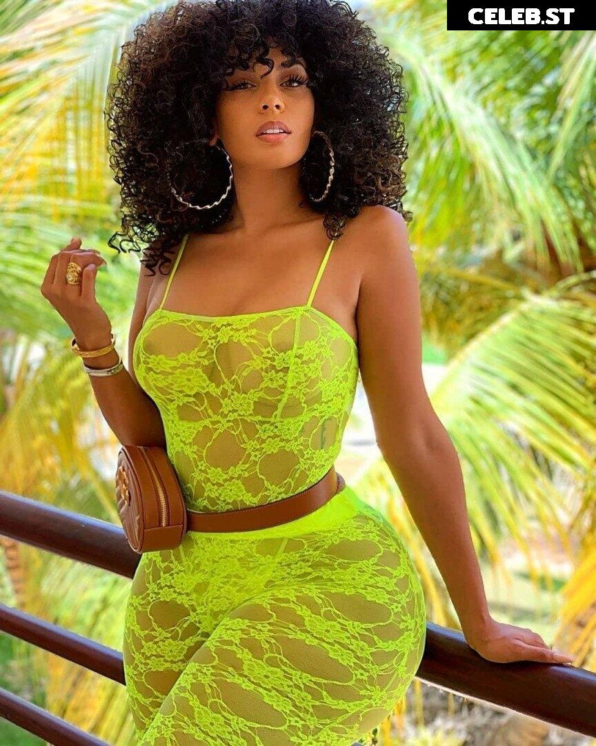 Amirah Dyme Image 430076