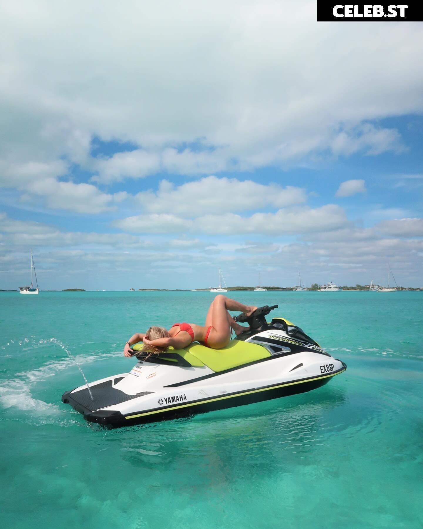 Katie Sigmond Image 4860728