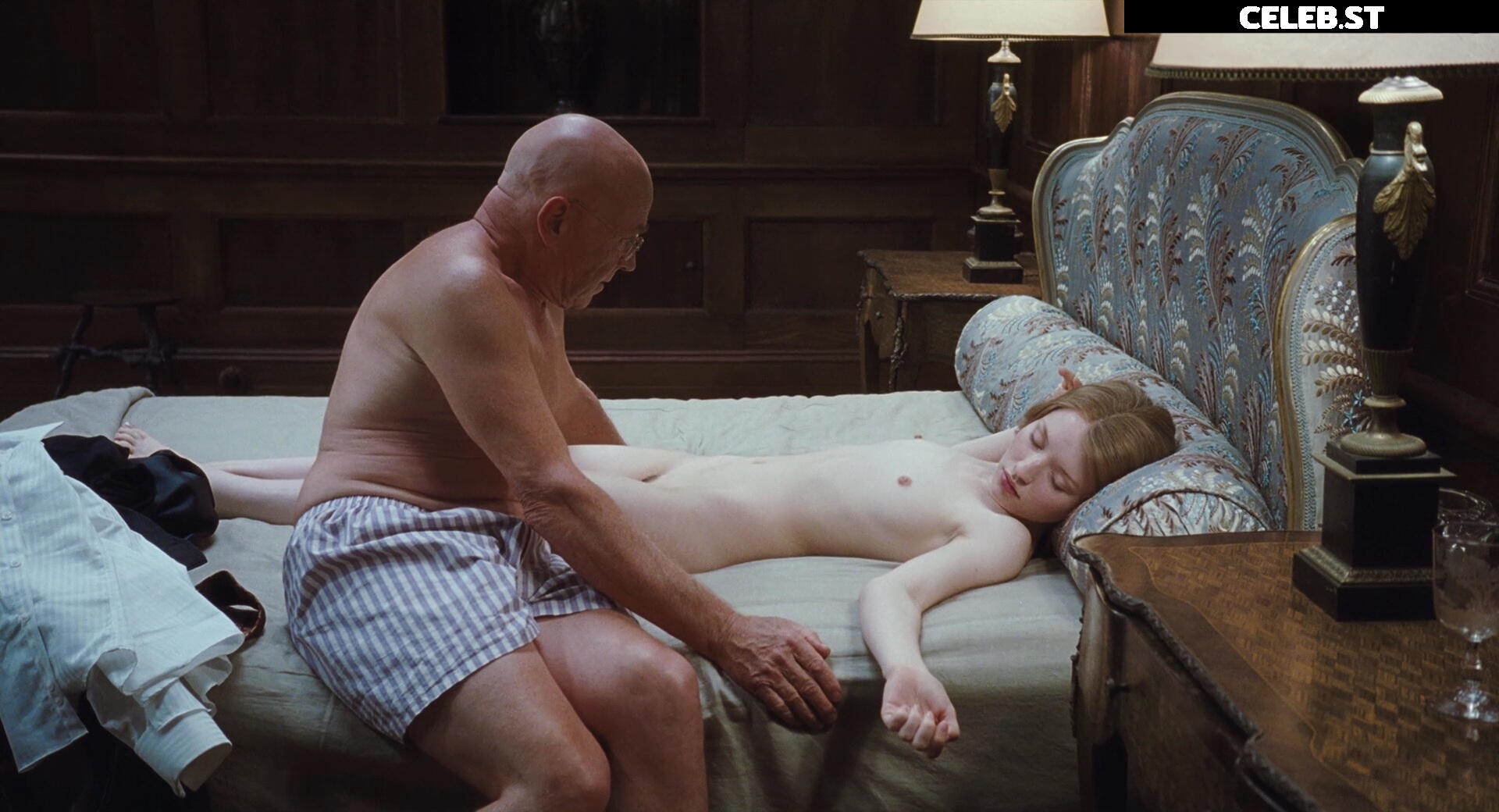 Emily Browning Image 4846679