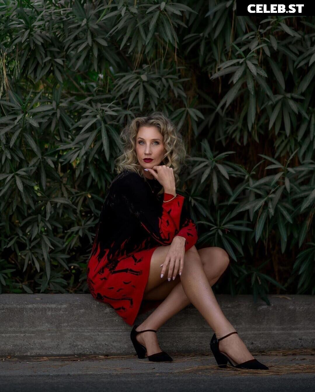 Maude Garrett Image 4837899