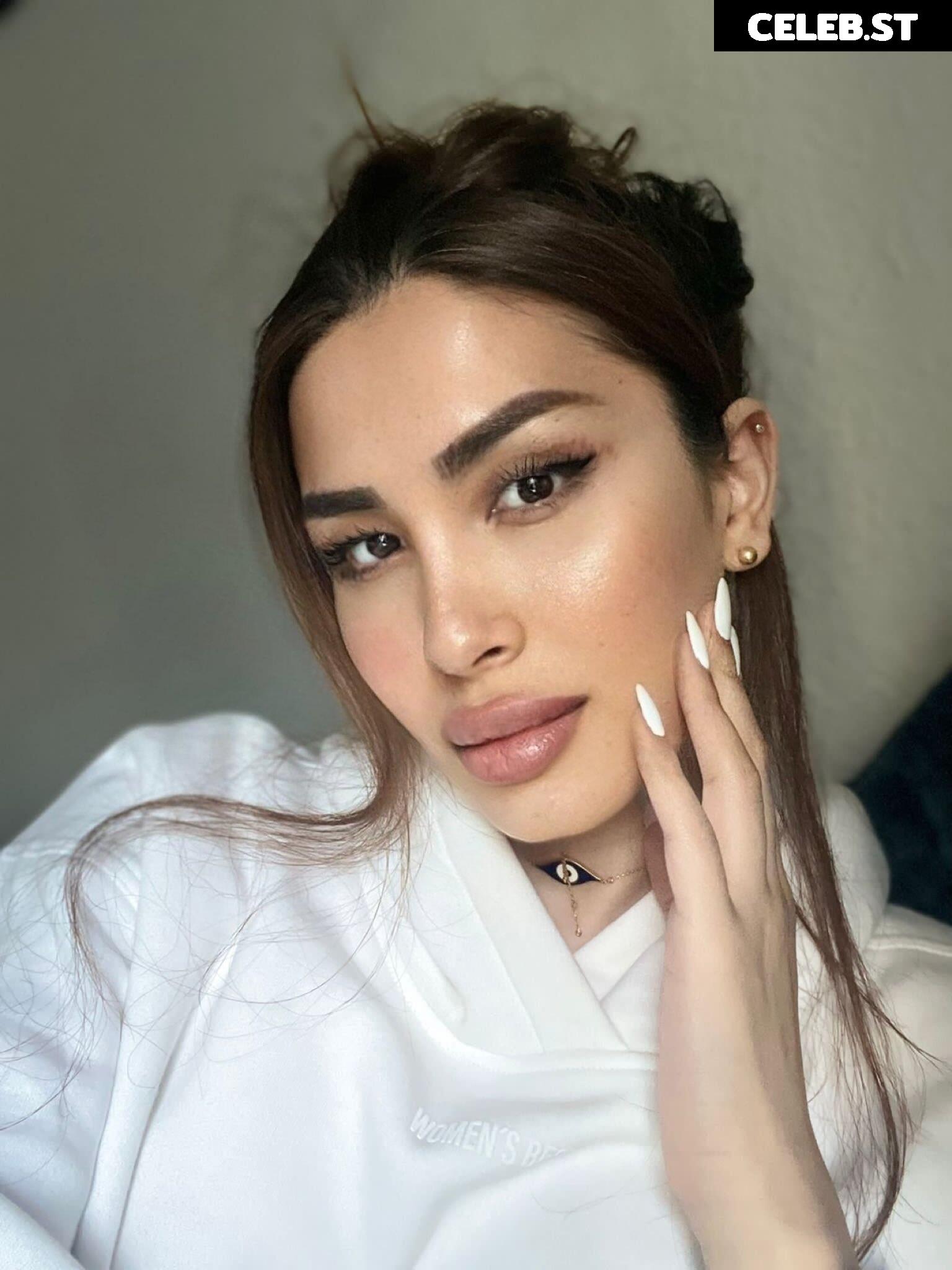 Mira Nouri Image 482924