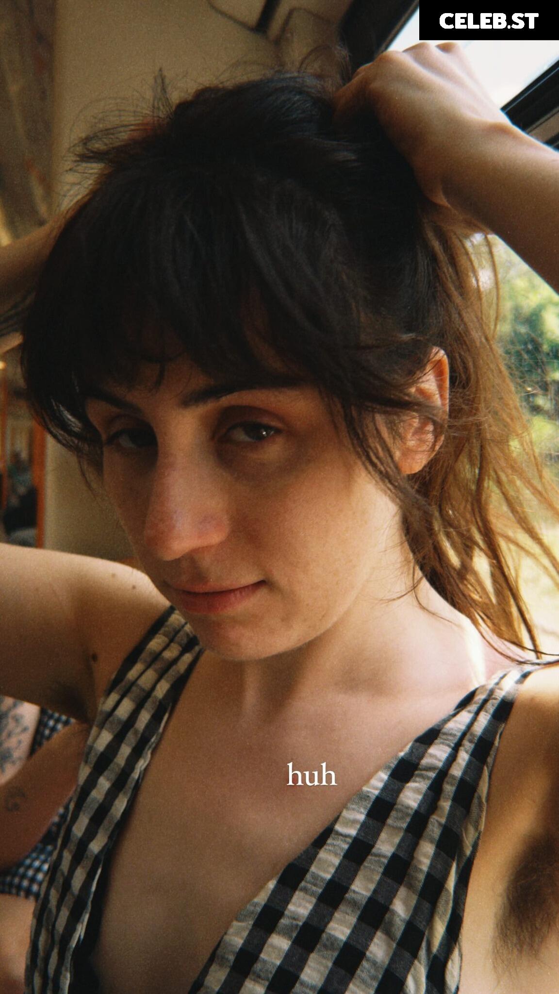 Dodie Clark doddleoddle Image 4811898