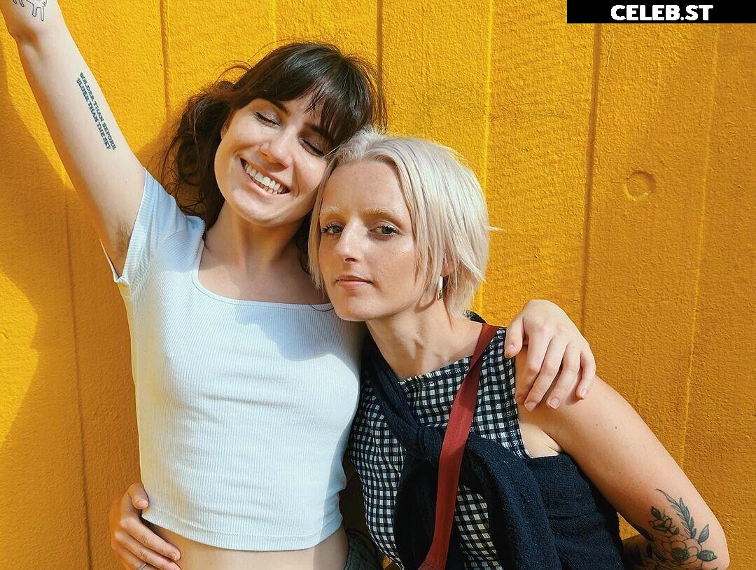 Dodie Clark doddleoddle Image 4811476