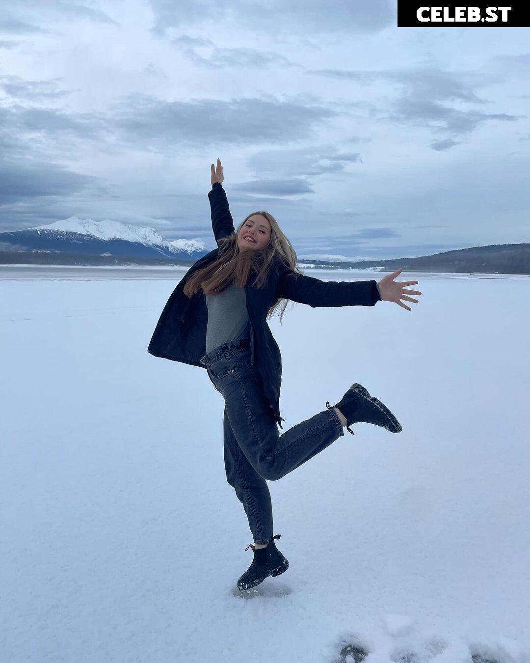 Lauren Southern Image 4812544