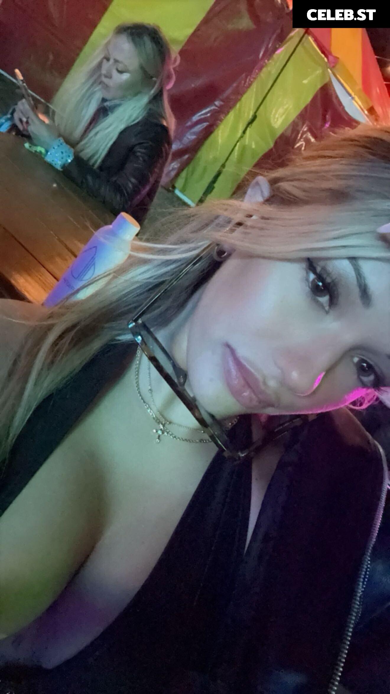 Breckie Hill / @breckiehill Image 4812742