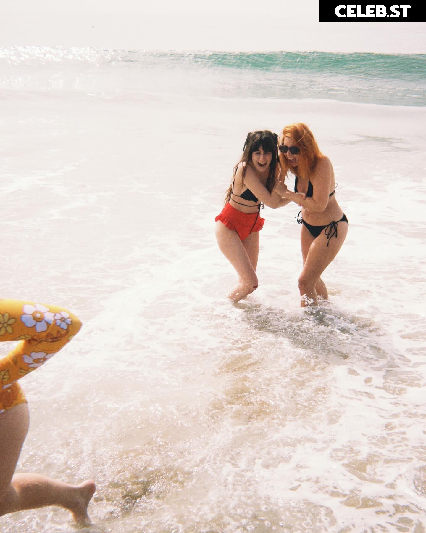 Dodie Clark doddleoddle Image 4813452