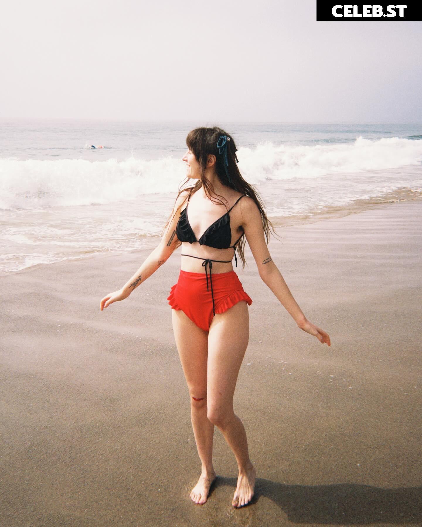 Dodie Clark doddleoddle Image 4813068