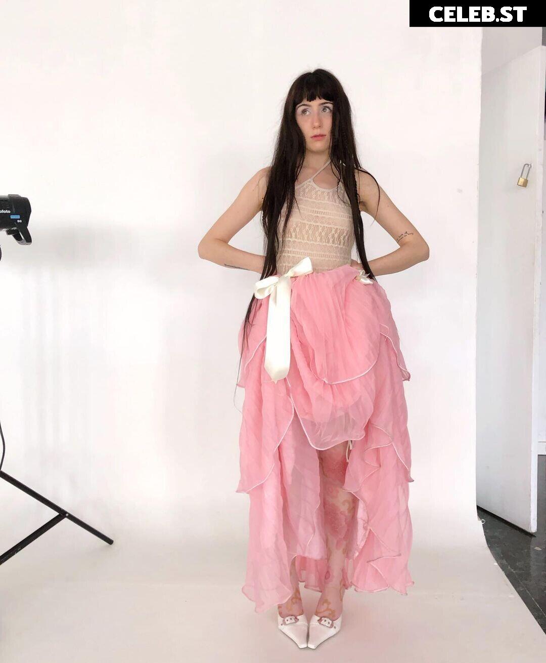 Dodie Clark doddleoddle Image 4810827