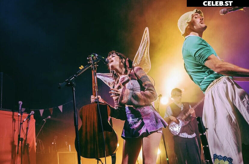 Dodie Clark doddleoddle Image 4810122