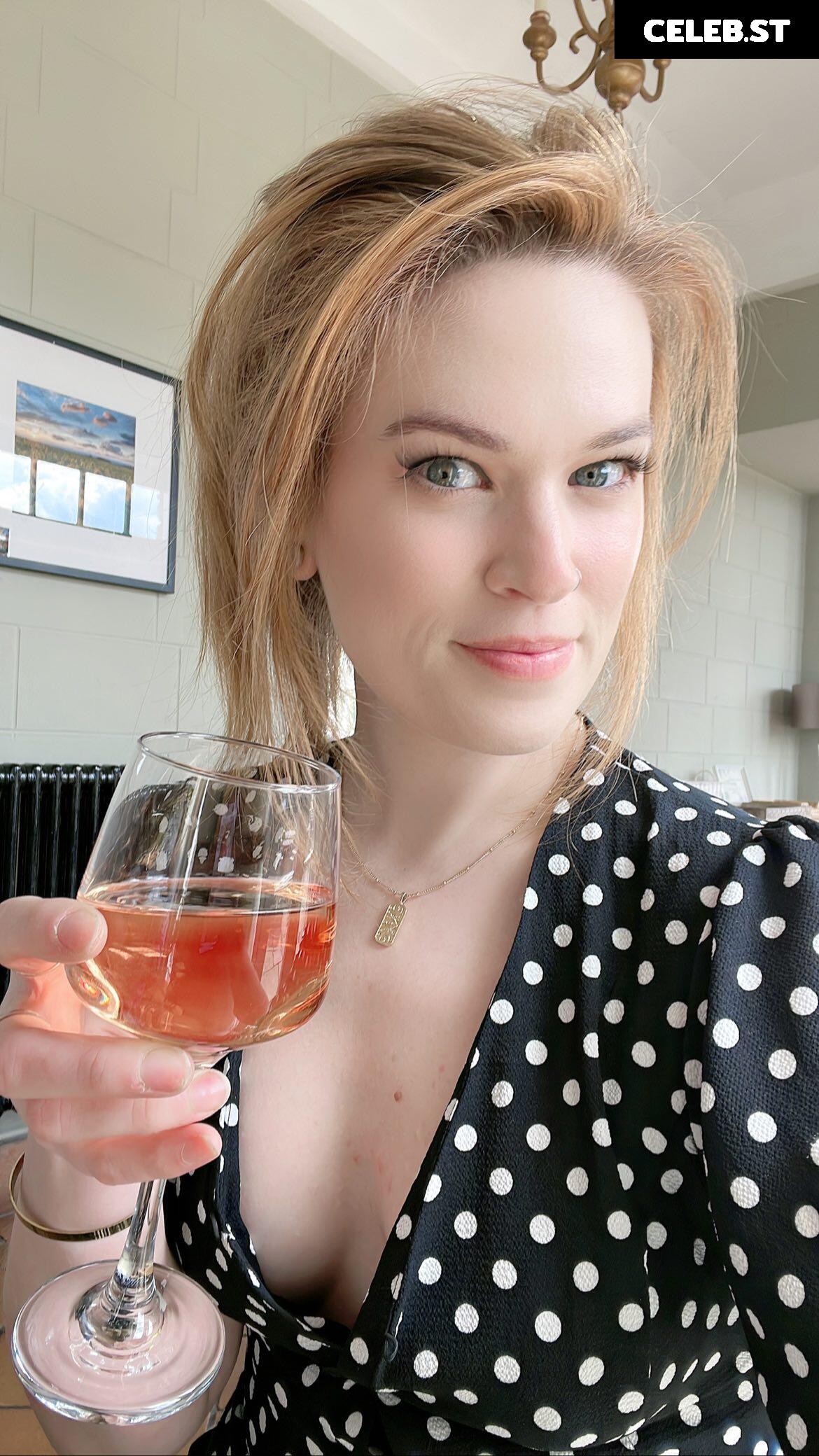 Hollie Bennett Image 4819128