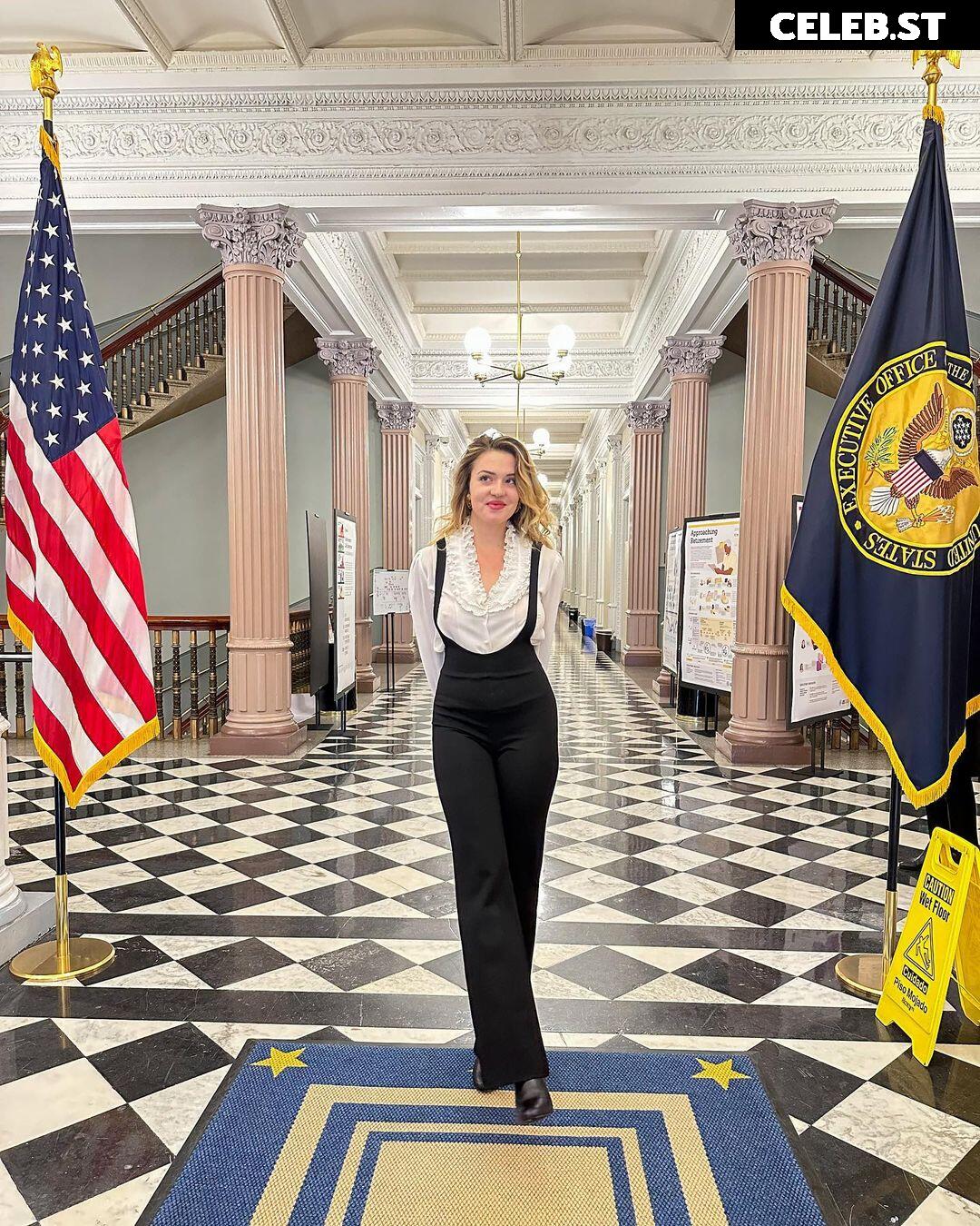 Louise Aubery Image 4805608