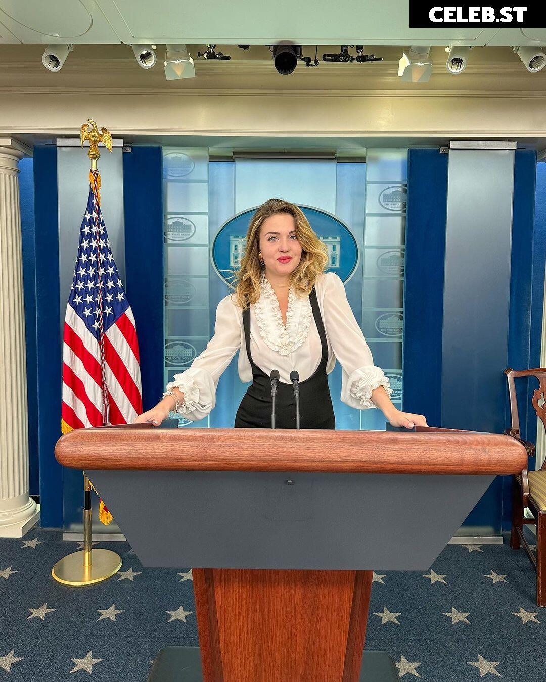 Louise Aubery Image 4805633