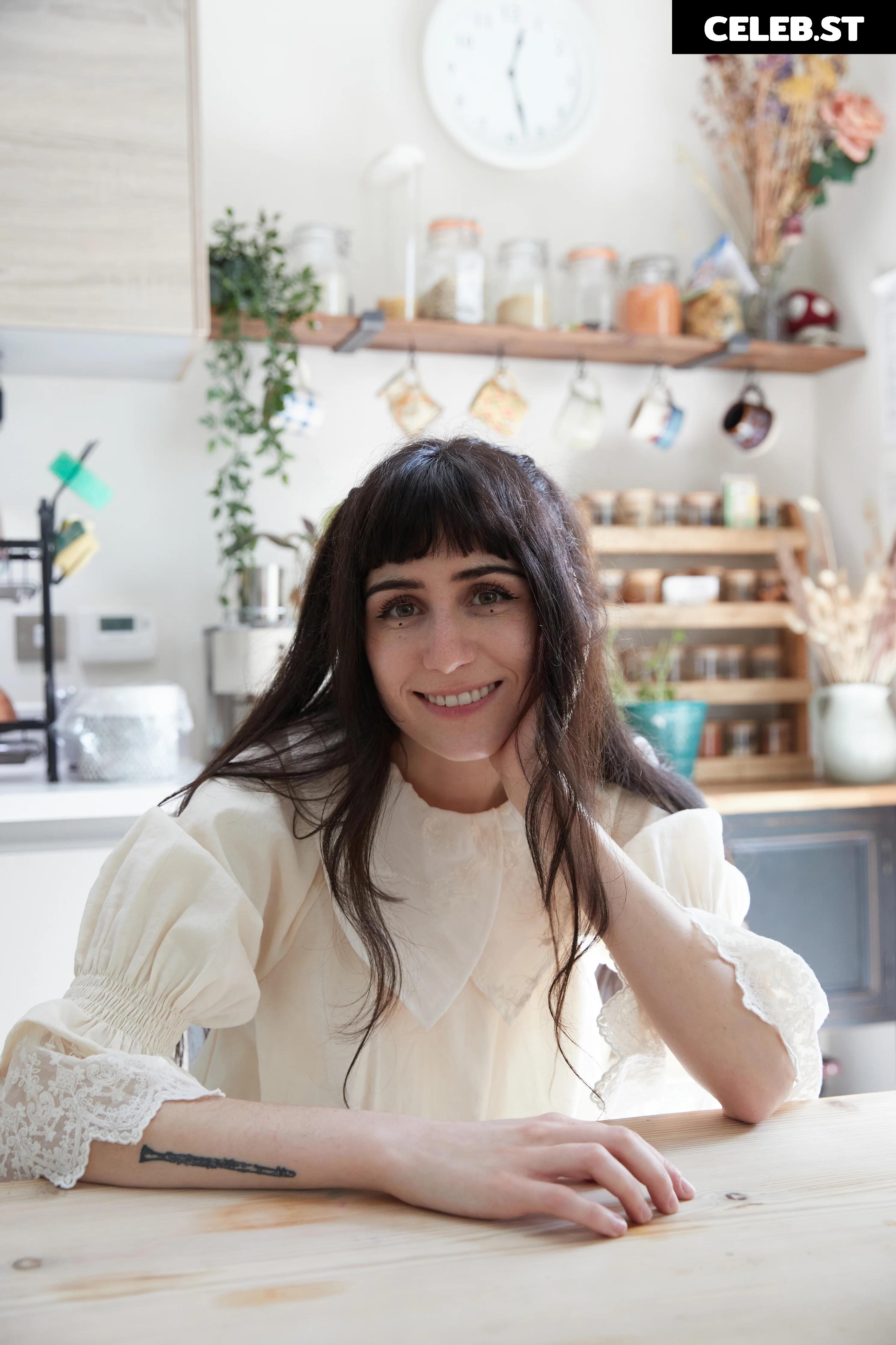 Dodie Clark doddleoddle Image 4808502