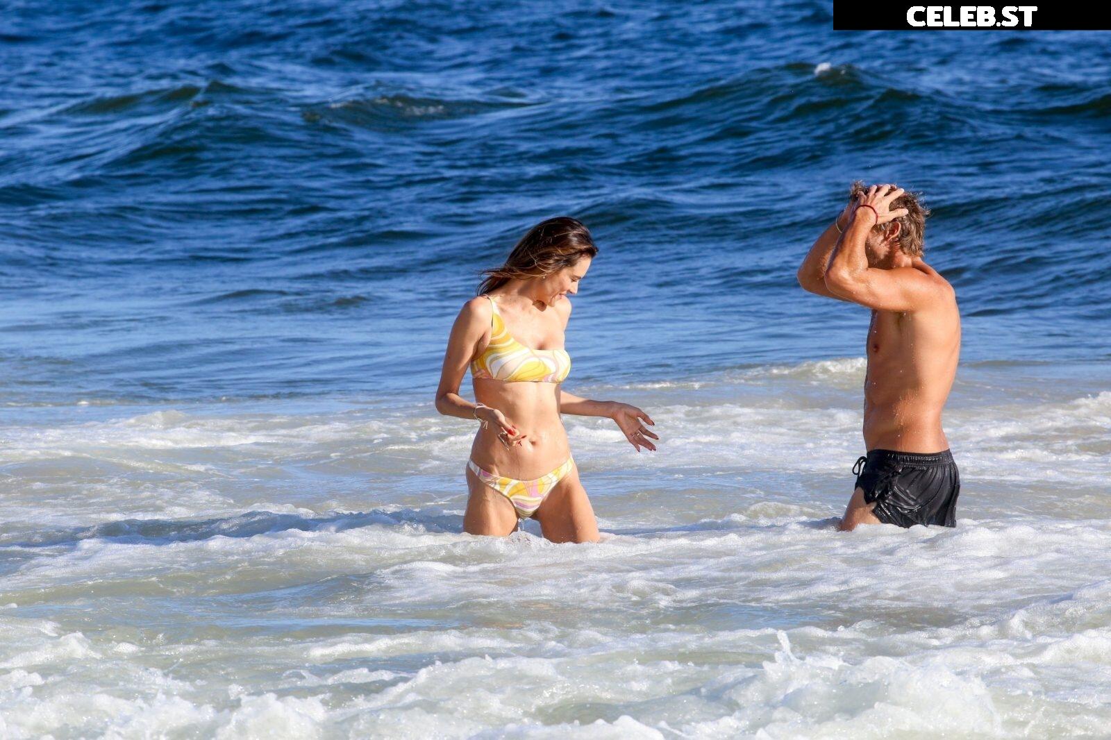 Alessandra Ambrosio Image 4996357