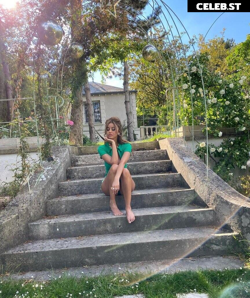 Zahia Dehar Image 4987778