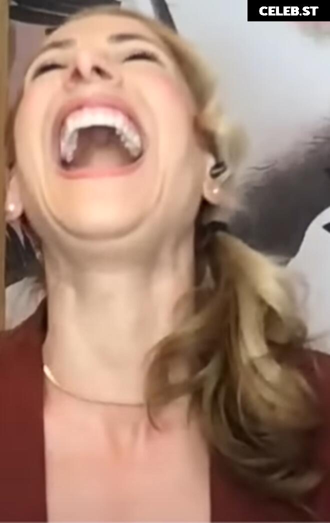 Ana Kasparian Image 4989176