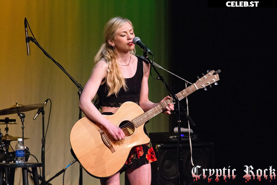 Emily Kinney | Best Known: TWD Image 4967318