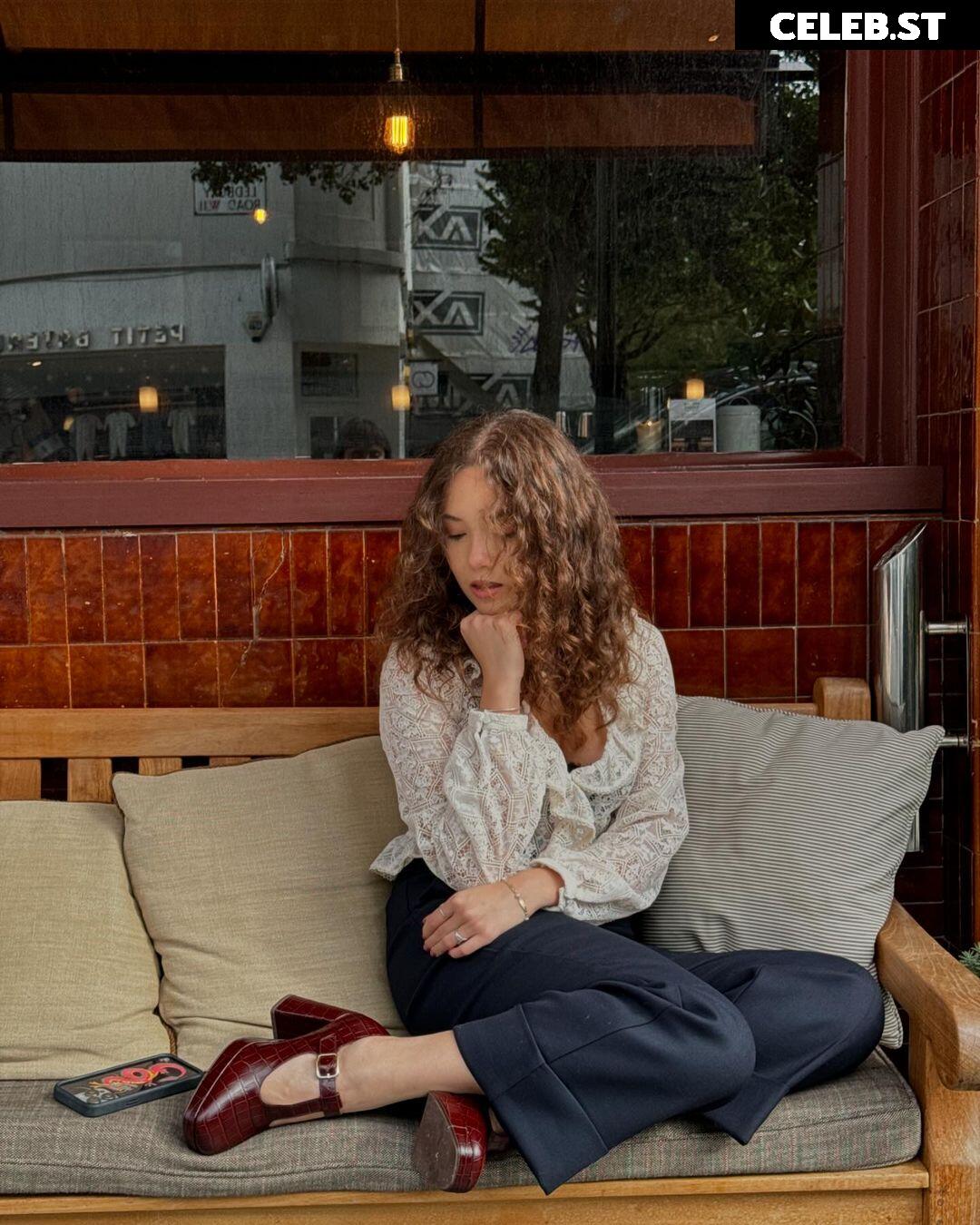 Laufey lin Image 4958335