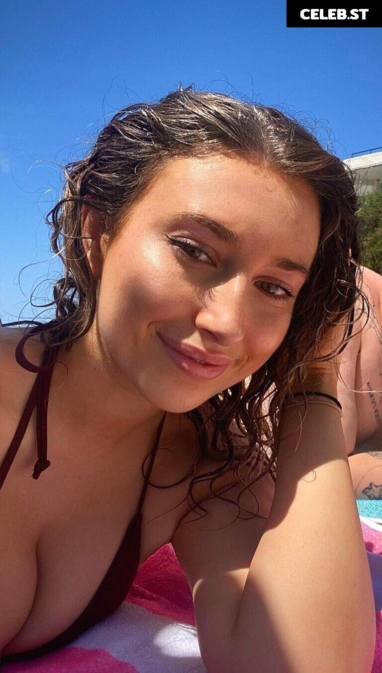 Chloe May / Chlo.mayy / chloandmatt Image 4916120